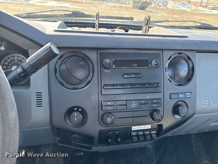 image for item DW7477 2014 Ford F250 utility bed pickup truck