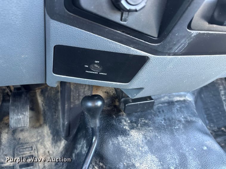 image for item DW7477 2014 Ford F250 utility bed pickup truck