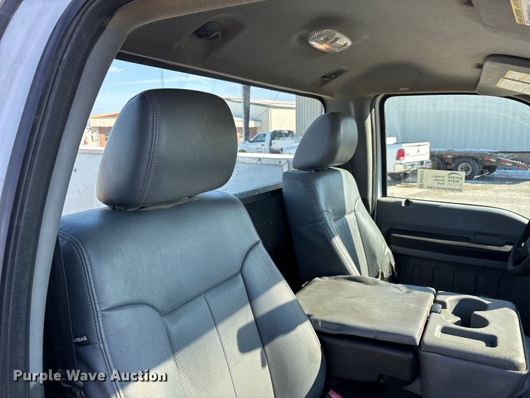 image for item DW7477 2014 Ford F250 utility bed pickup truck