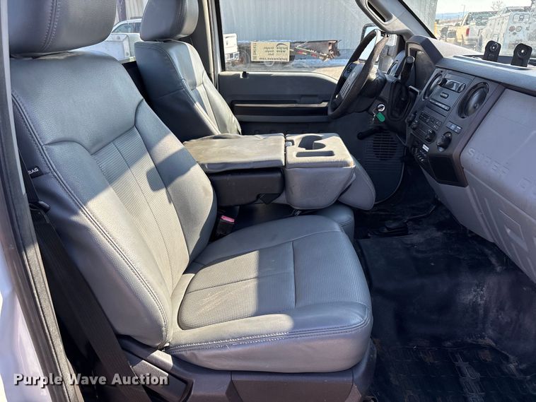 image for item DW7477 2014 Ford F250 utility bed pickup truck