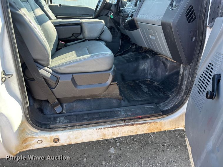 image for item DW7477 2014 Ford F250 utility bed pickup truck