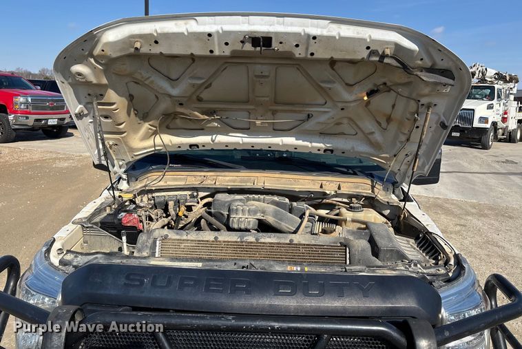 image for item DW7477 2014 Ford F250 utility bed pickup truck