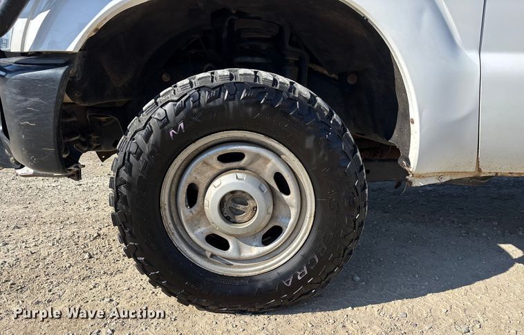 image for item DW7477 2014 Ford F250 utility bed pickup truck