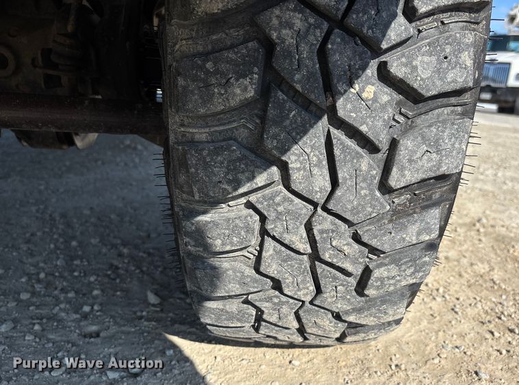 image for item DW7477 2014 Ford F250 utility bed pickup truck