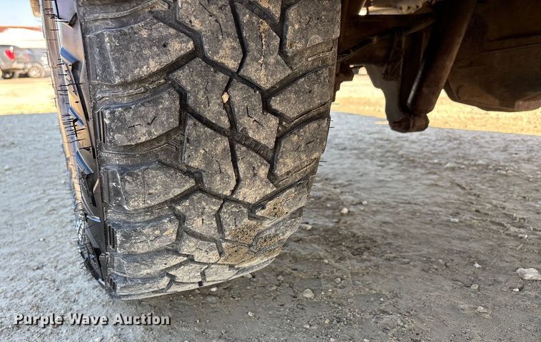 image for item DW7477 2014 Ford F250 utility bed pickup truck