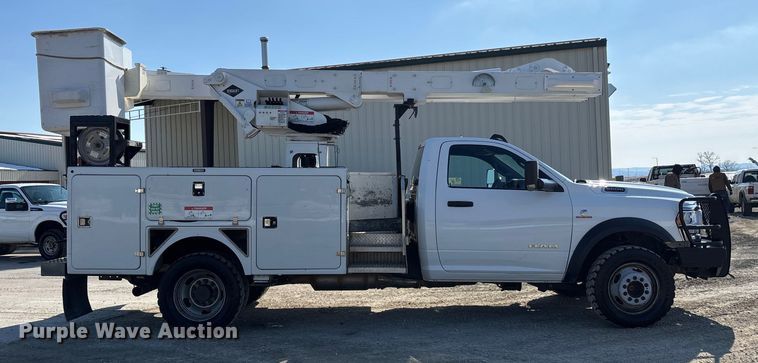 image for item DW7479 2022 RAM 5500HD bucket truck