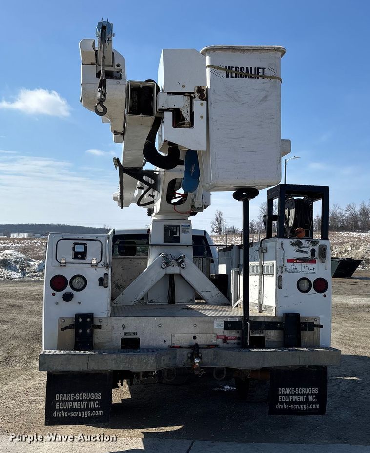 image for item DW7479 2022 RAM 5500HD bucket truck