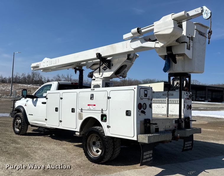 image for item DW7479 2022 RAM 5500HD bucket truck