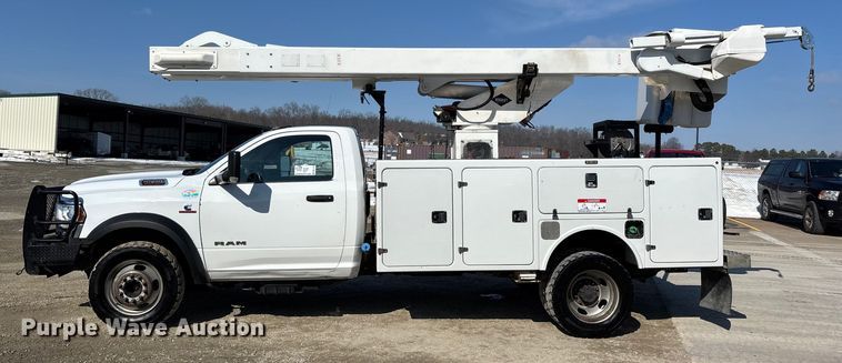 image for item DW7479 2022 RAM 5500HD bucket truck