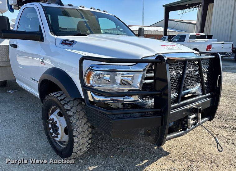 image for item DW7479 2022 RAM 5500HD bucket truck