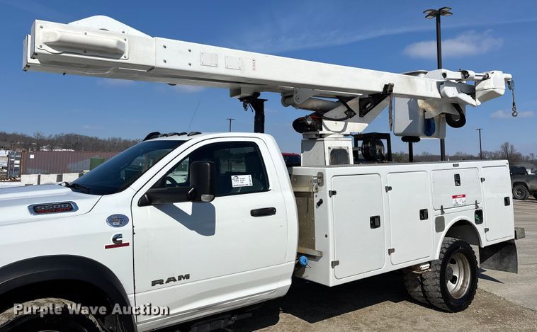 image for item DW7479 2022 RAM 5500HD bucket truck