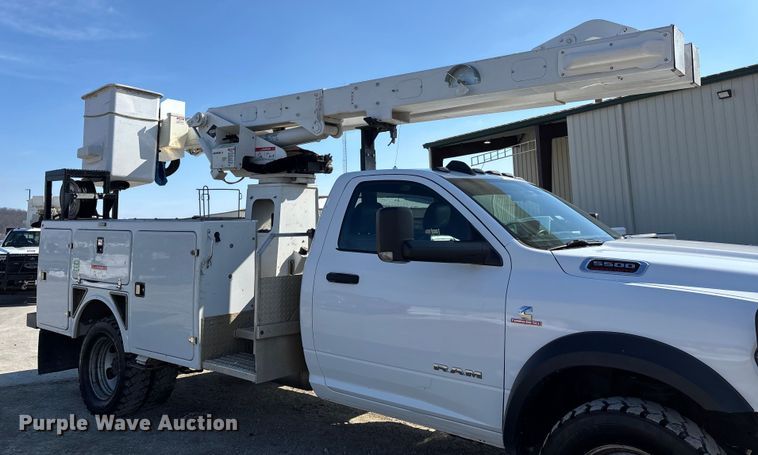 image for item DW7479 2022 RAM 5500HD bucket truck