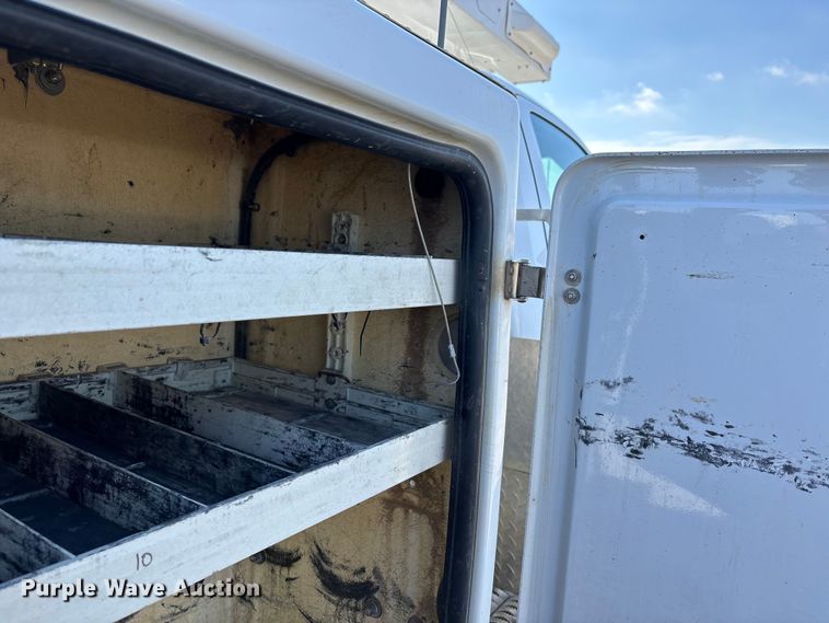 image for item DW7479 2022 RAM 5500HD bucket truck