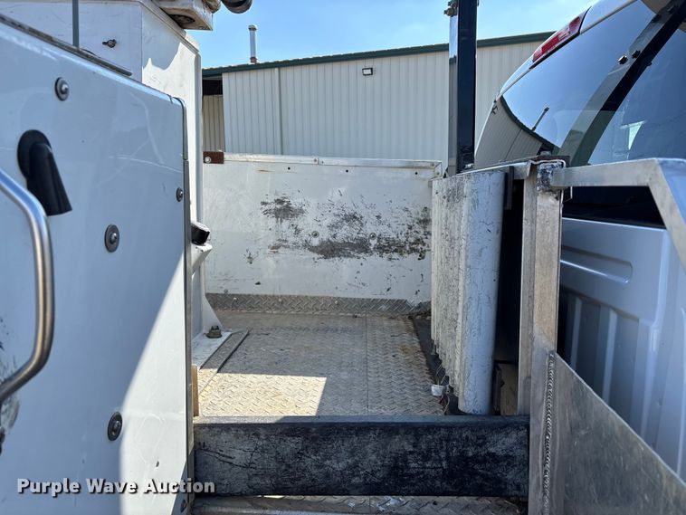 image for item DW7479 2022 RAM 5500HD bucket truck