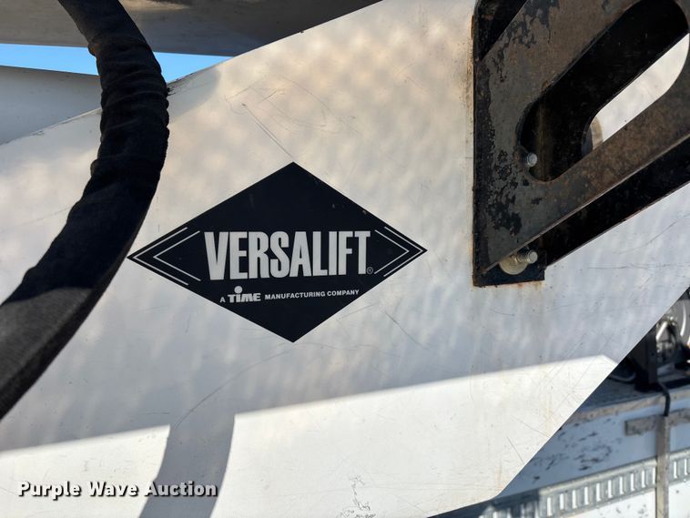 image for item DW7479 2022 RAM 5500HD bucket truck