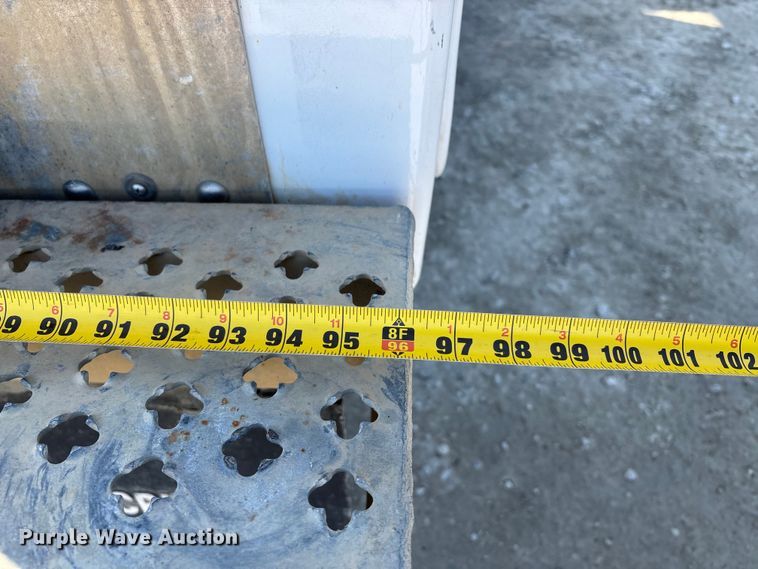 image for item DW7479 2022 RAM 5500HD bucket truck