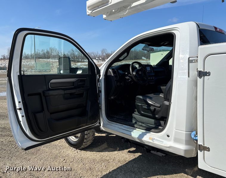 image for item DW7479 2022 RAM 5500HD bucket truck