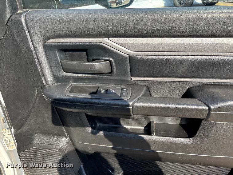 image for item DW7479 2022 RAM 5500HD bucket truck