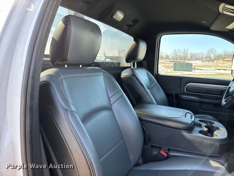 image for item DW7479 2022 RAM 5500HD bucket truck