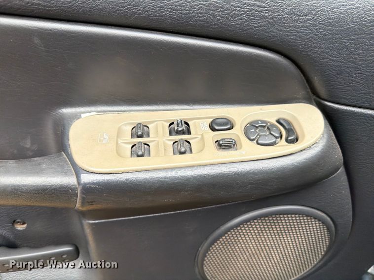 image for item DX5942 2004 Dodge Ram 2500 Ext. Cab pickup truck