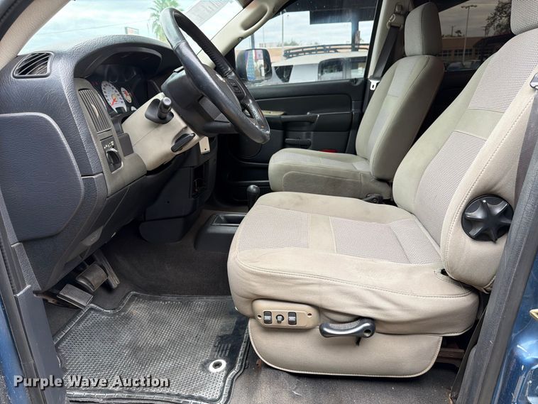 image for item DX5942 2004 Dodge Ram 2500 Ext. Cab pickup truck