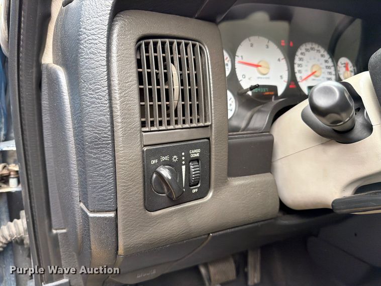 image for item DX5942 2004 Dodge Ram 2500 Ext. Cab pickup truck