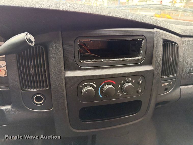 image for item DX5942 2004 Dodge Ram 2500 Ext. Cab pickup truck