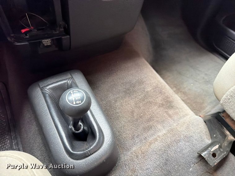 image for item DX5942 2004 Dodge Ram 2500 Ext. Cab pickup truck