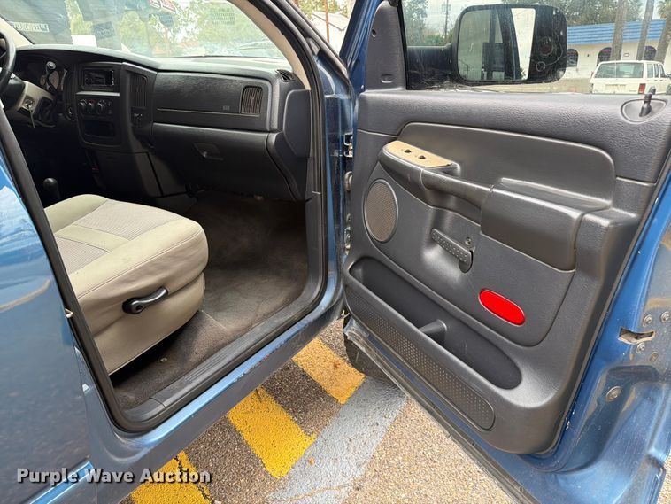 image for item DX5942 2004 Dodge Ram 2500 Ext. Cab pickup truck