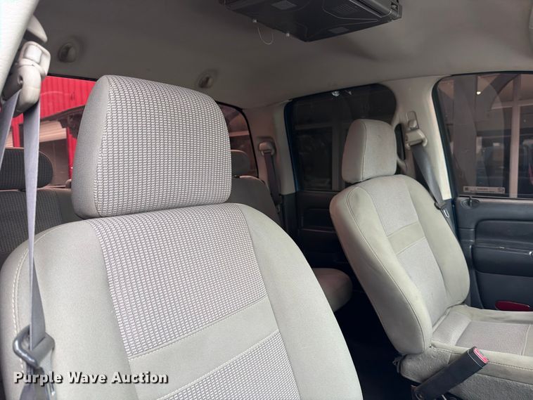 image for item DX5942 2004 Dodge Ram 2500 Ext. Cab pickup truck