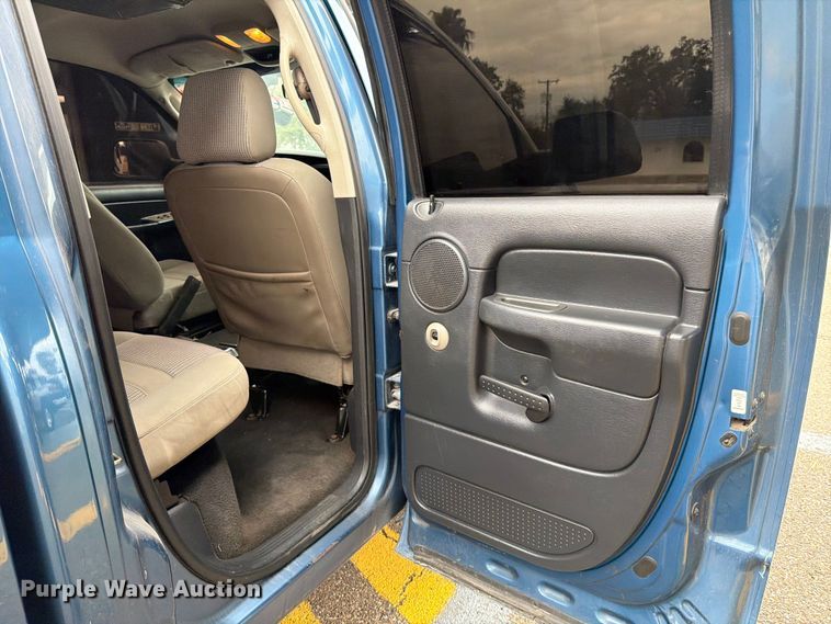 image for item DX5942 2004 Dodge Ram 2500 Ext. Cab pickup truck