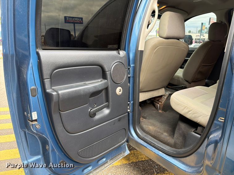 image for item DX5942 2004 Dodge Ram 2500 Ext. Cab pickup truck