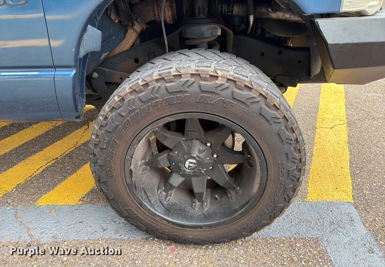 image for item DX5942 2004 Dodge Ram 2500 Ext. Cab pickup truck