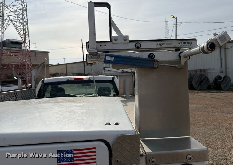 image for item DX5944 2019 Ford F250 Super Duty utility bed pickup truck