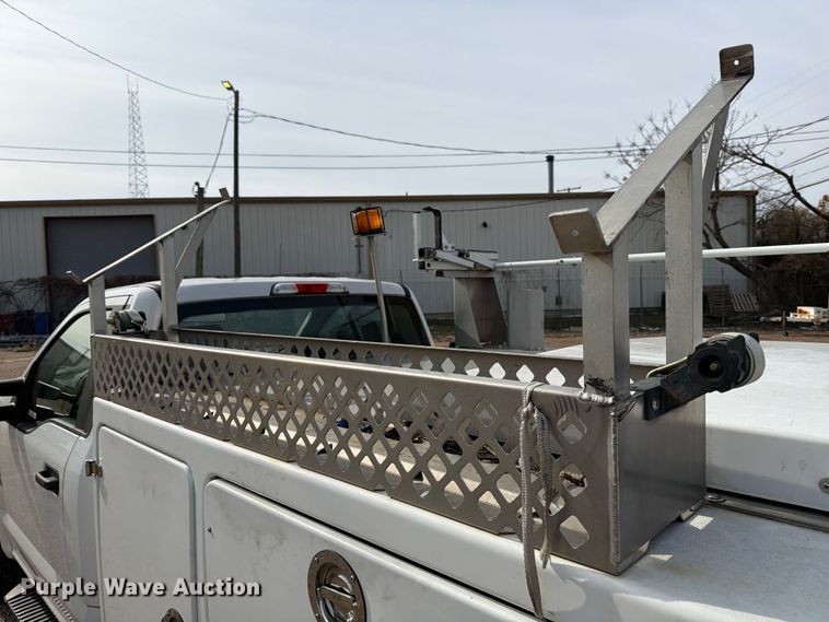 image for item DX5944 2019 Ford F250 Super Duty utility bed pickup truck