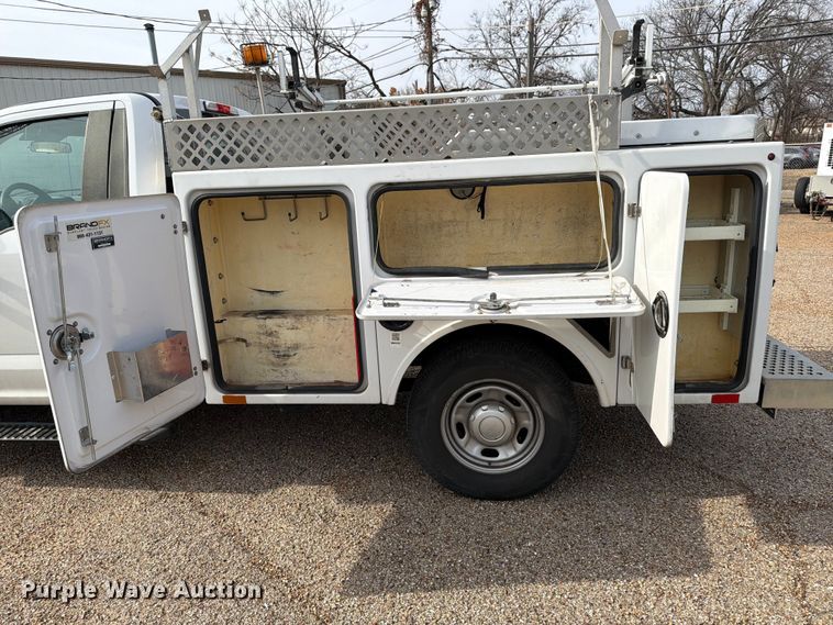 image for item DX5944 2019 Ford F250 Super Duty utility bed pickup truck