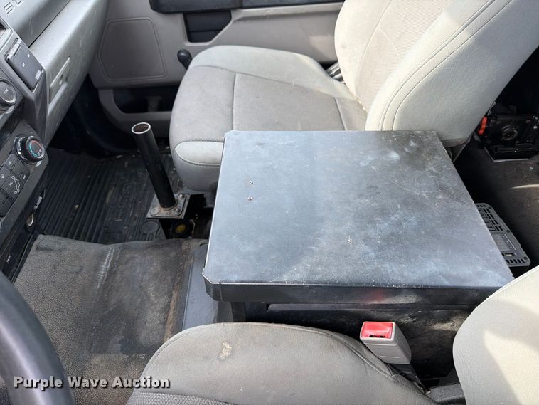 image for item DX5944 2019 Ford F250 Super Duty utility bed pickup truck