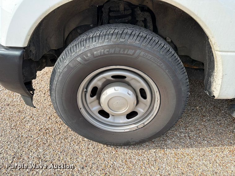 image for item DX5944 2019 Ford F250 Super Duty utility bed pickup truck