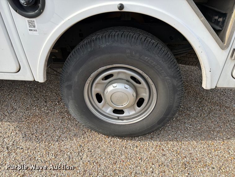 image for item DX5944 2019 Ford F250 Super Duty utility bed pickup truck