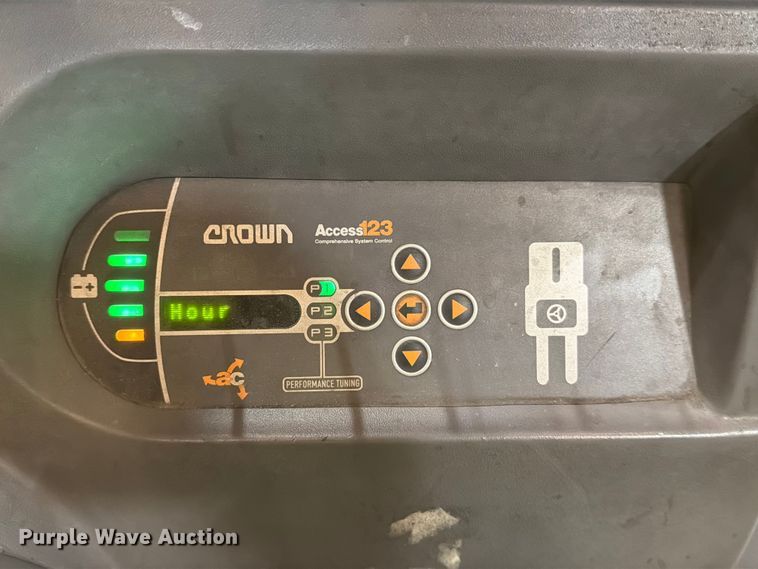 image for item DX5953 2016 Crown SP3520-30 order picker