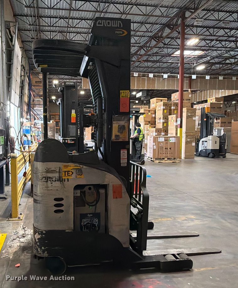 image for item DX5954 2016 Crown RR5725-35 reach truck