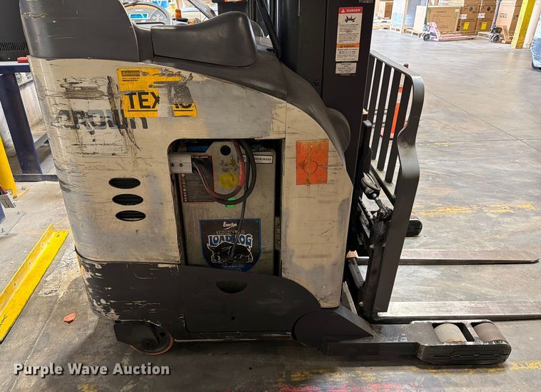 image for item DX5954 2016 Crown RR5725-35 reach truck