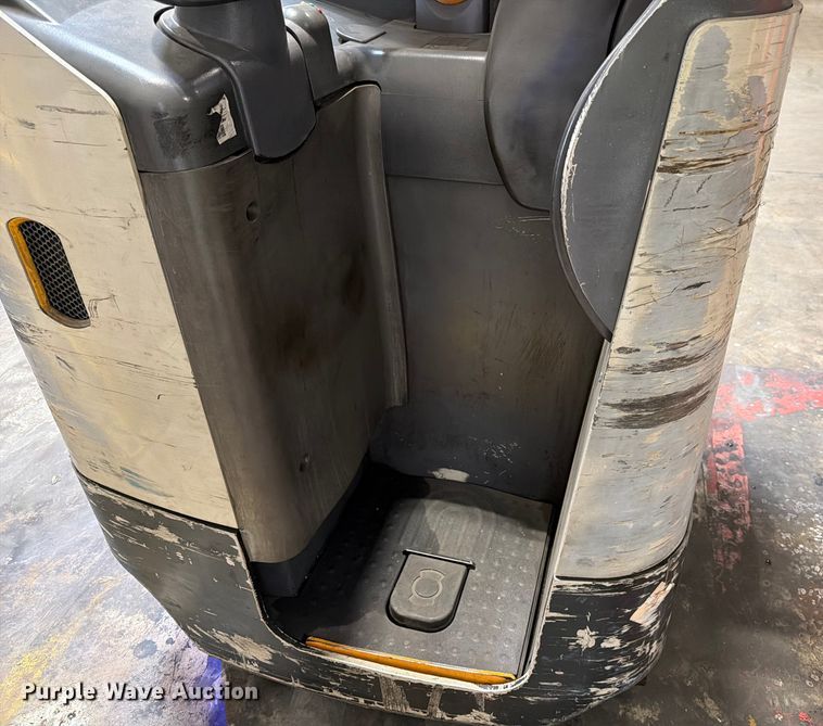 image for item DX5954 2016 Crown RR5725-35 reach truck