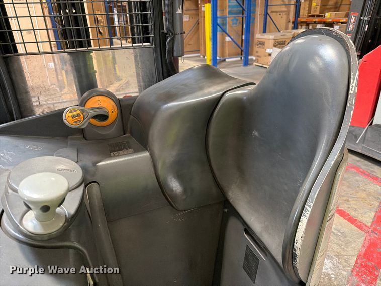 image for item DX5954 2016 Crown RR5725-35 reach truck