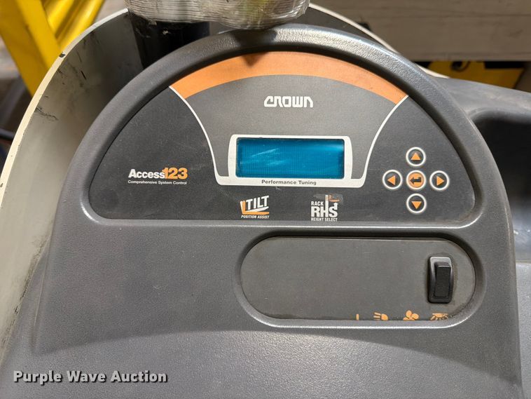 image for item DX5954 2016 Crown RR5725-35 reach truck