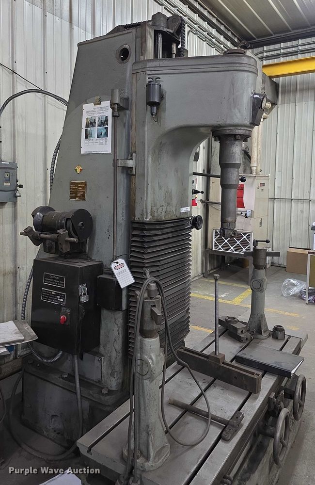 image for item DZ3817 Berco & Cotti  AC750A vertical sleeve bore machine