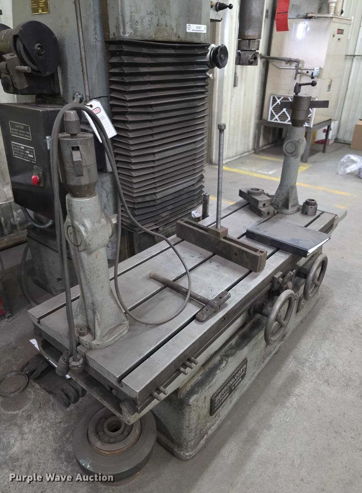 image for item DZ3817 Berco & Cotti  AC750A vertical sleeve bore machine