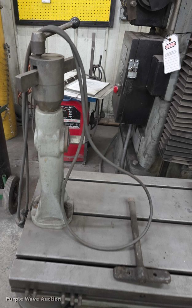 image for item DZ3817 Berco & Cotti  AC750A vertical sleeve bore machine