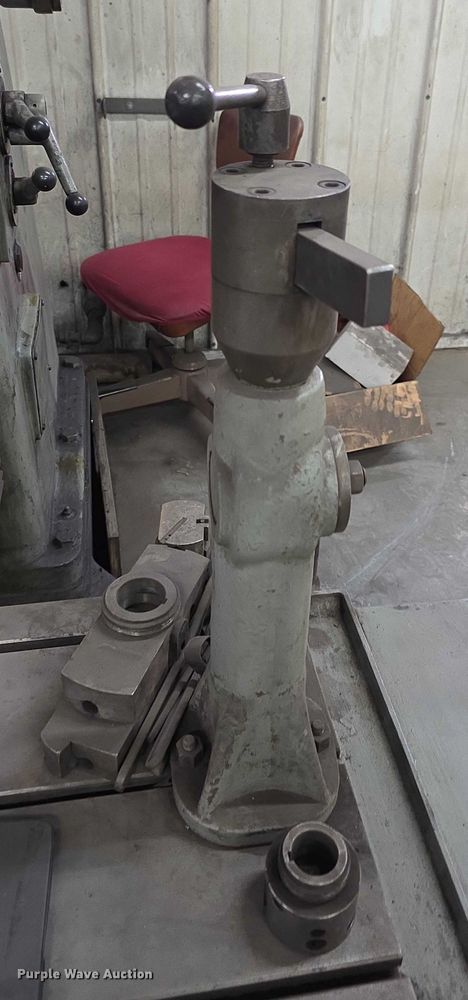 image for item DZ3817 Berco & Cotti  AC750A vertical sleeve bore machine