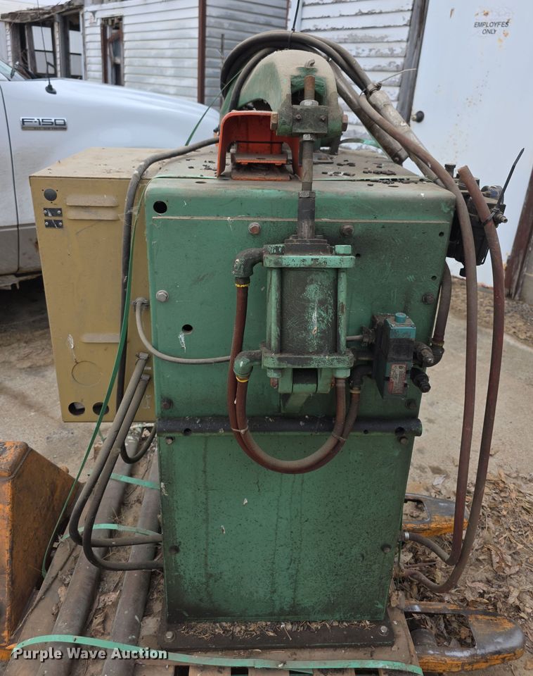 image for item DZ3821 Taylor-Luinfield  NB3675 welder